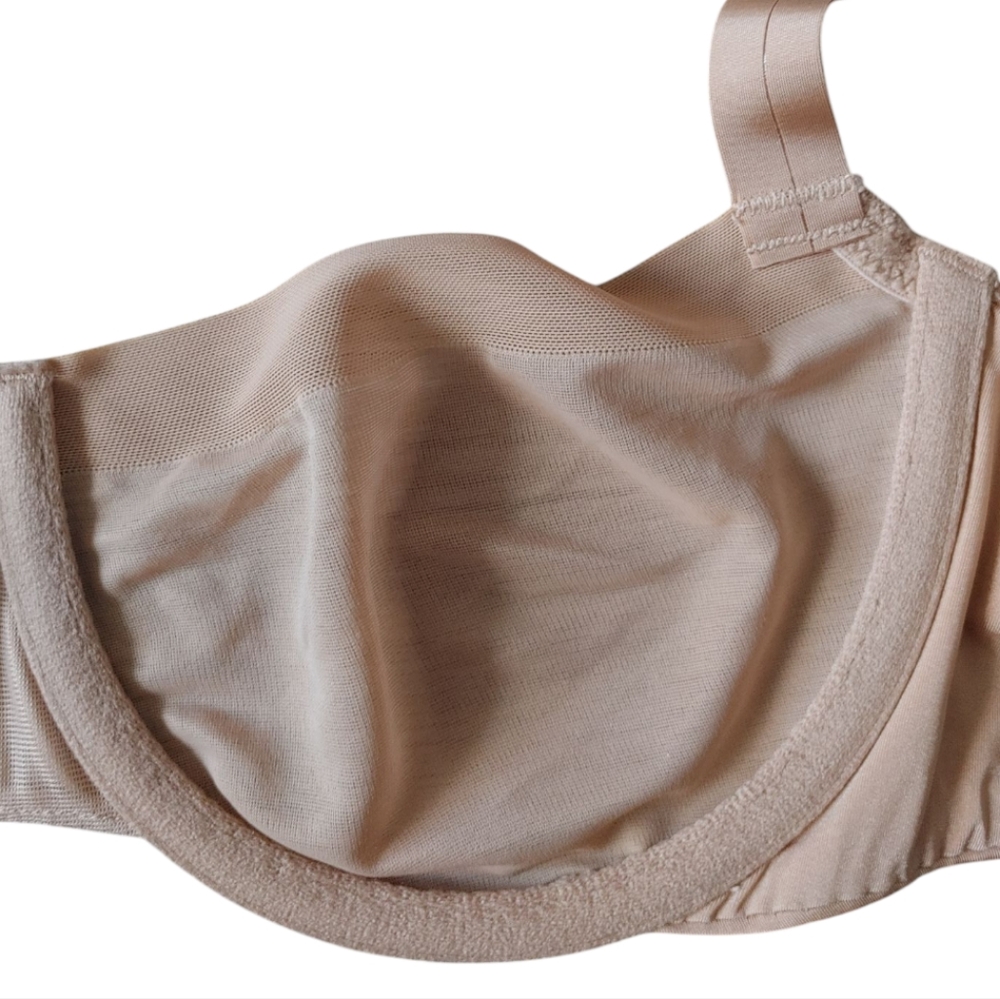SKIMS No Show Molded Unlined Balconette Bra - Picture 8 of 12